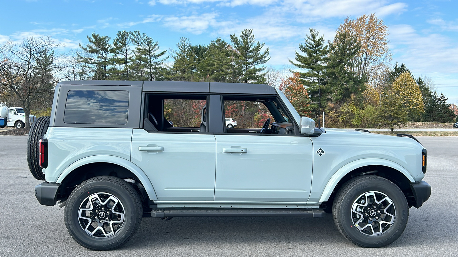 2024 Ford Bronco Outer Banks 4