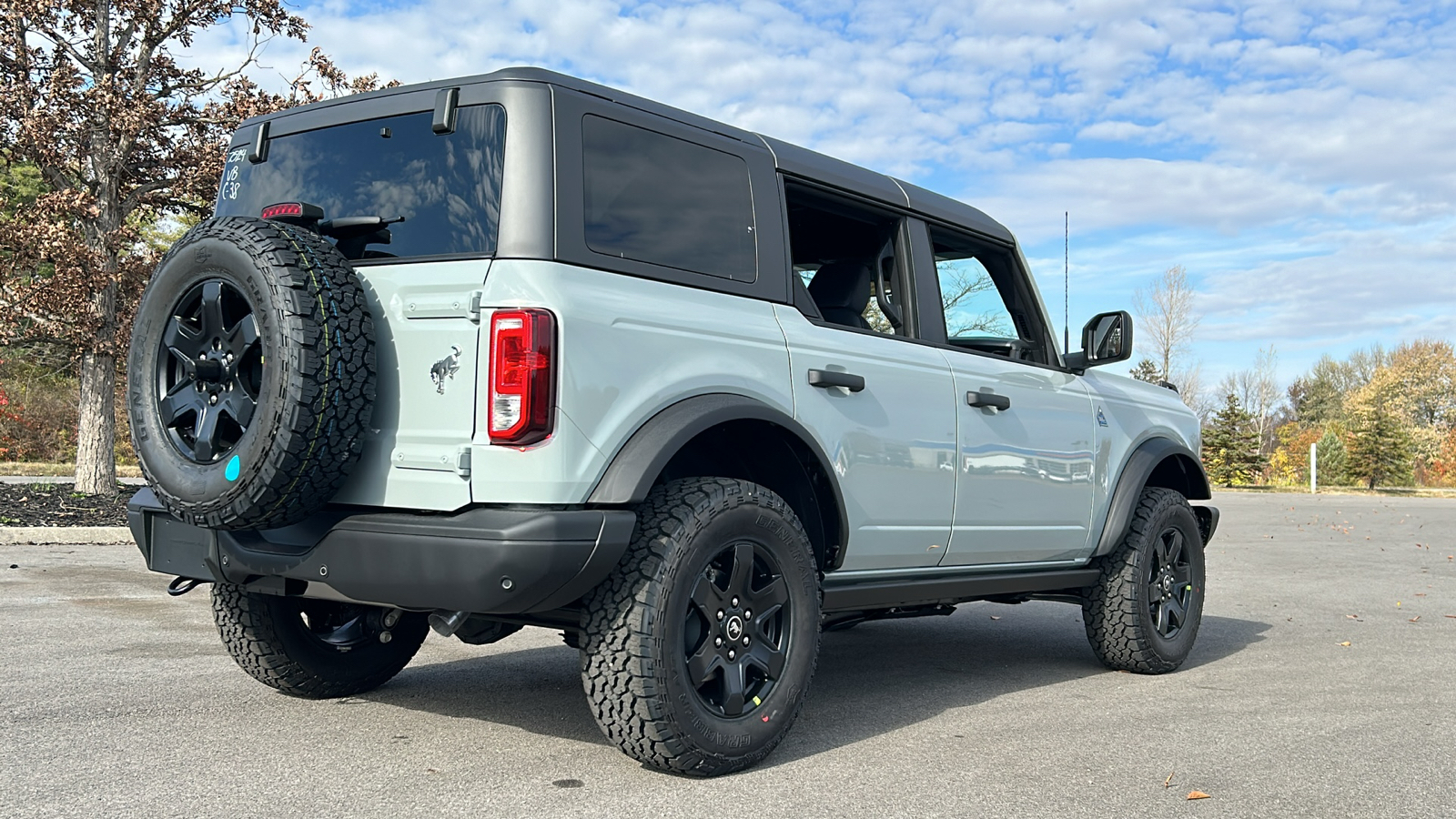 2024 Ford Bronco Black Diamond 12