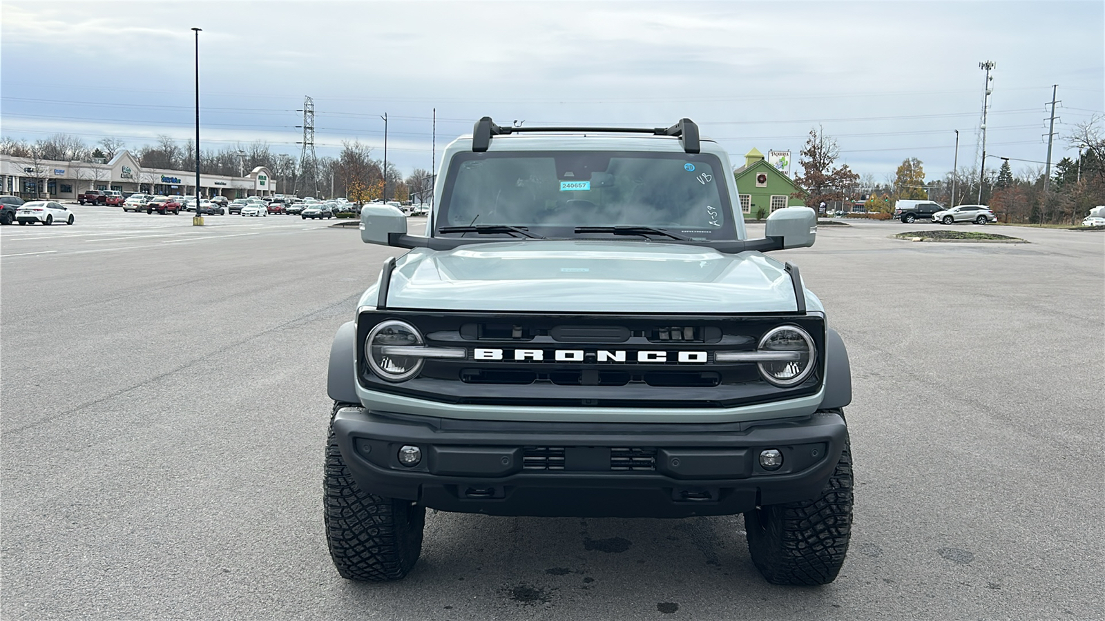 2024 Ford Bronco Outer Banks 40