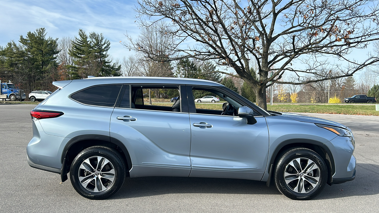 2022 Toyota Highlander XLE 4