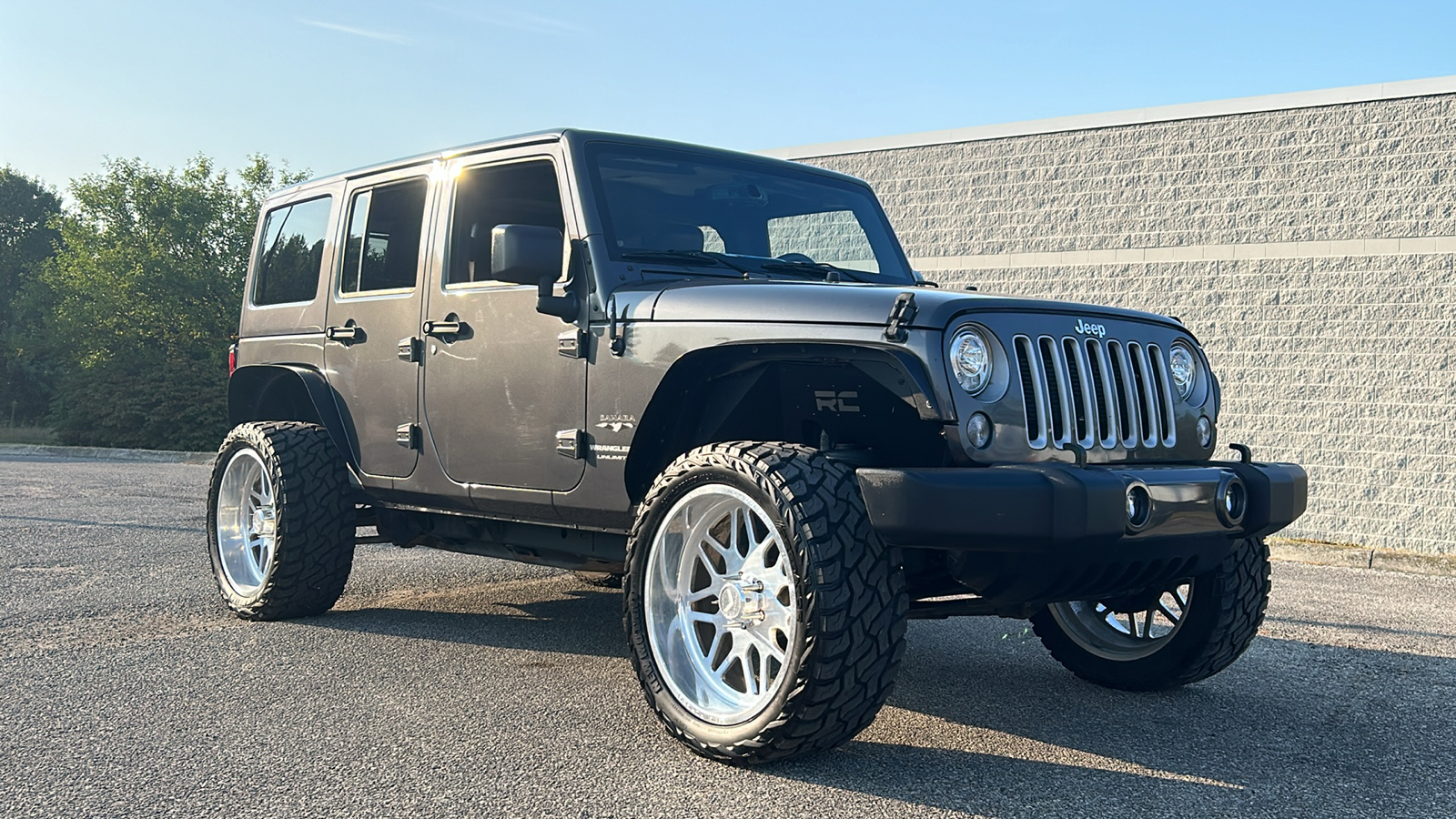 2018 Jeep Wrangler JK Unlimited Sahara 2