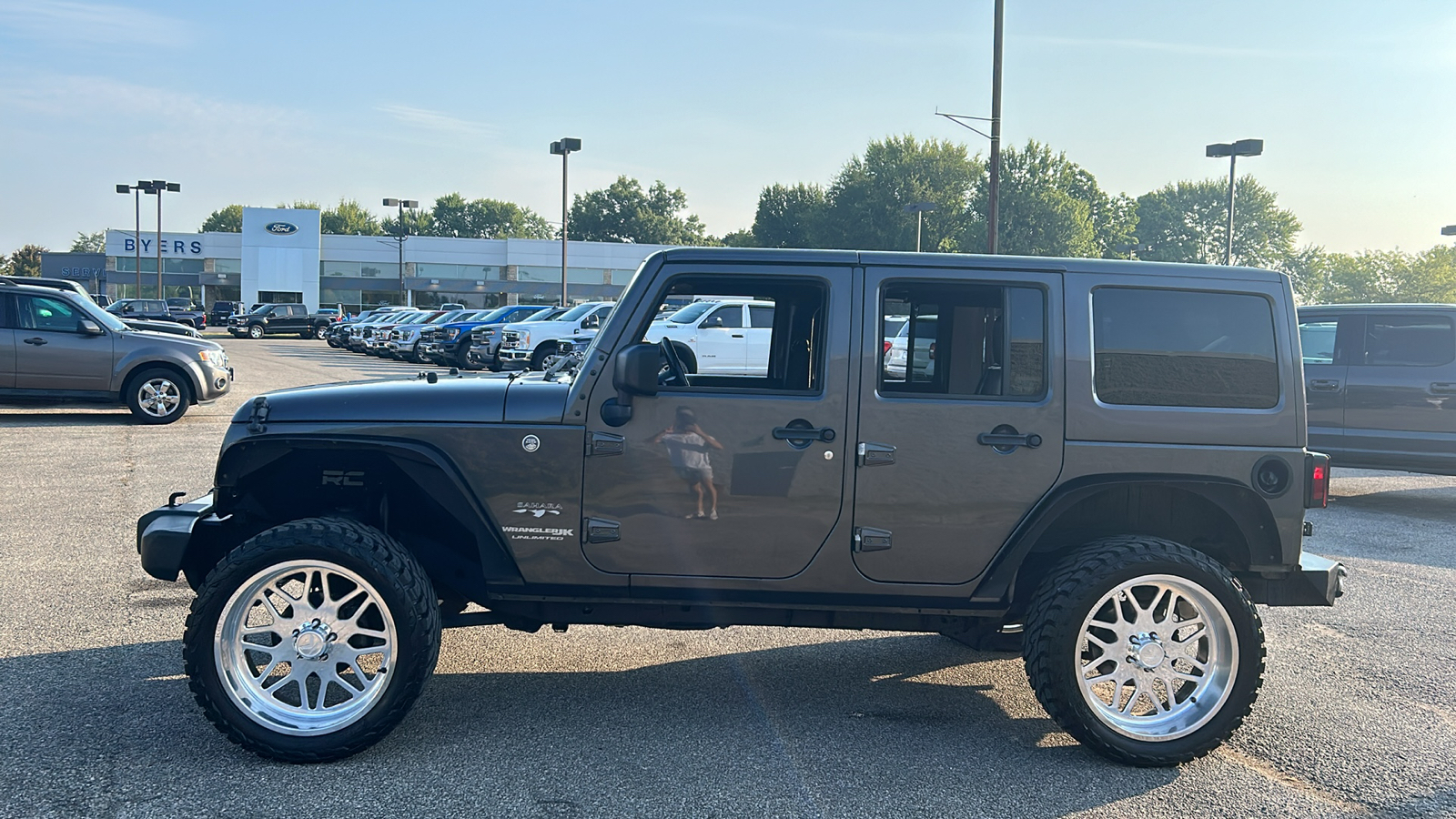 2018 Jeep Wrangler JK Unlimited Sahara 16