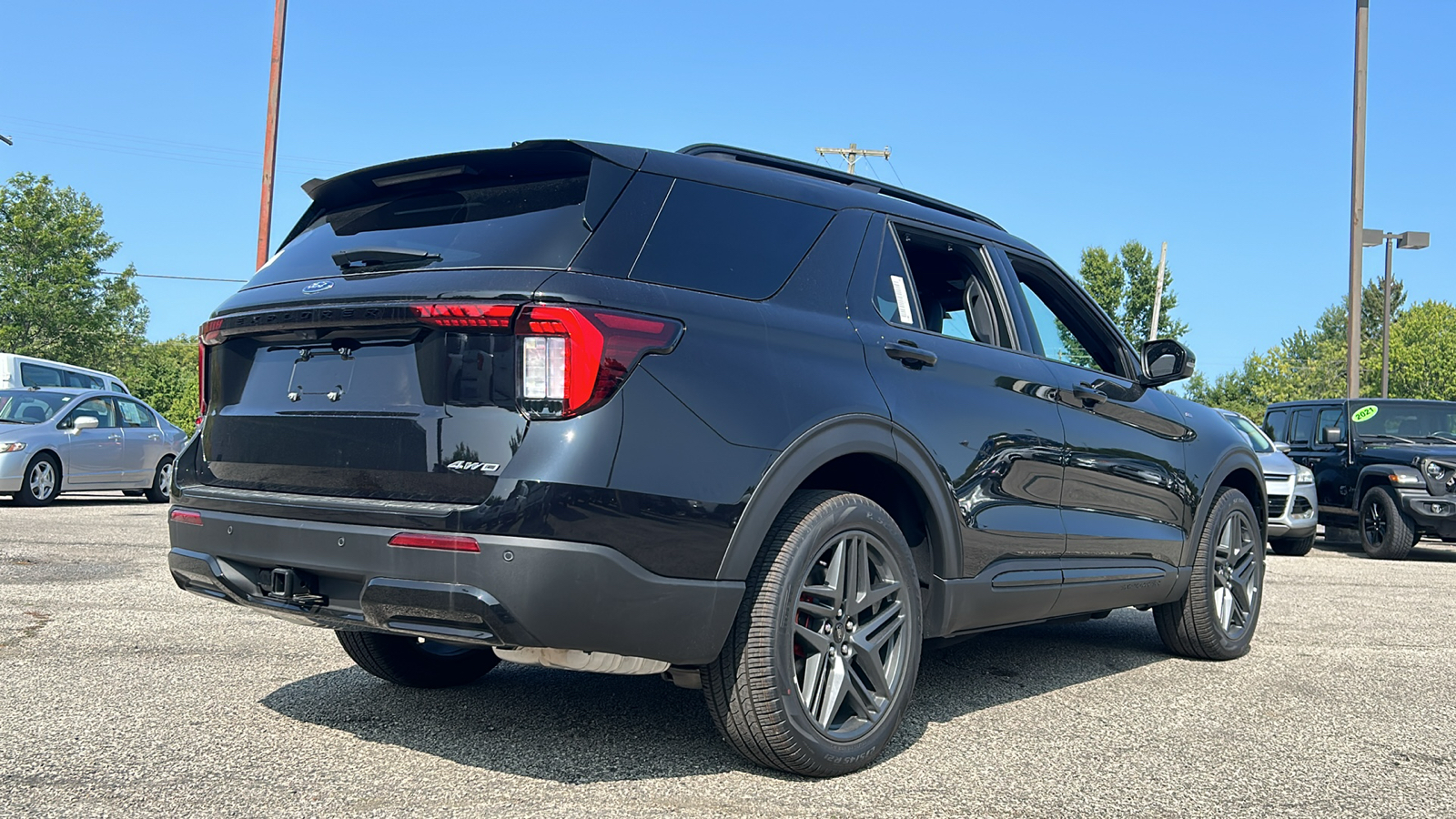 2025 Ford Explorer ST-Line 11