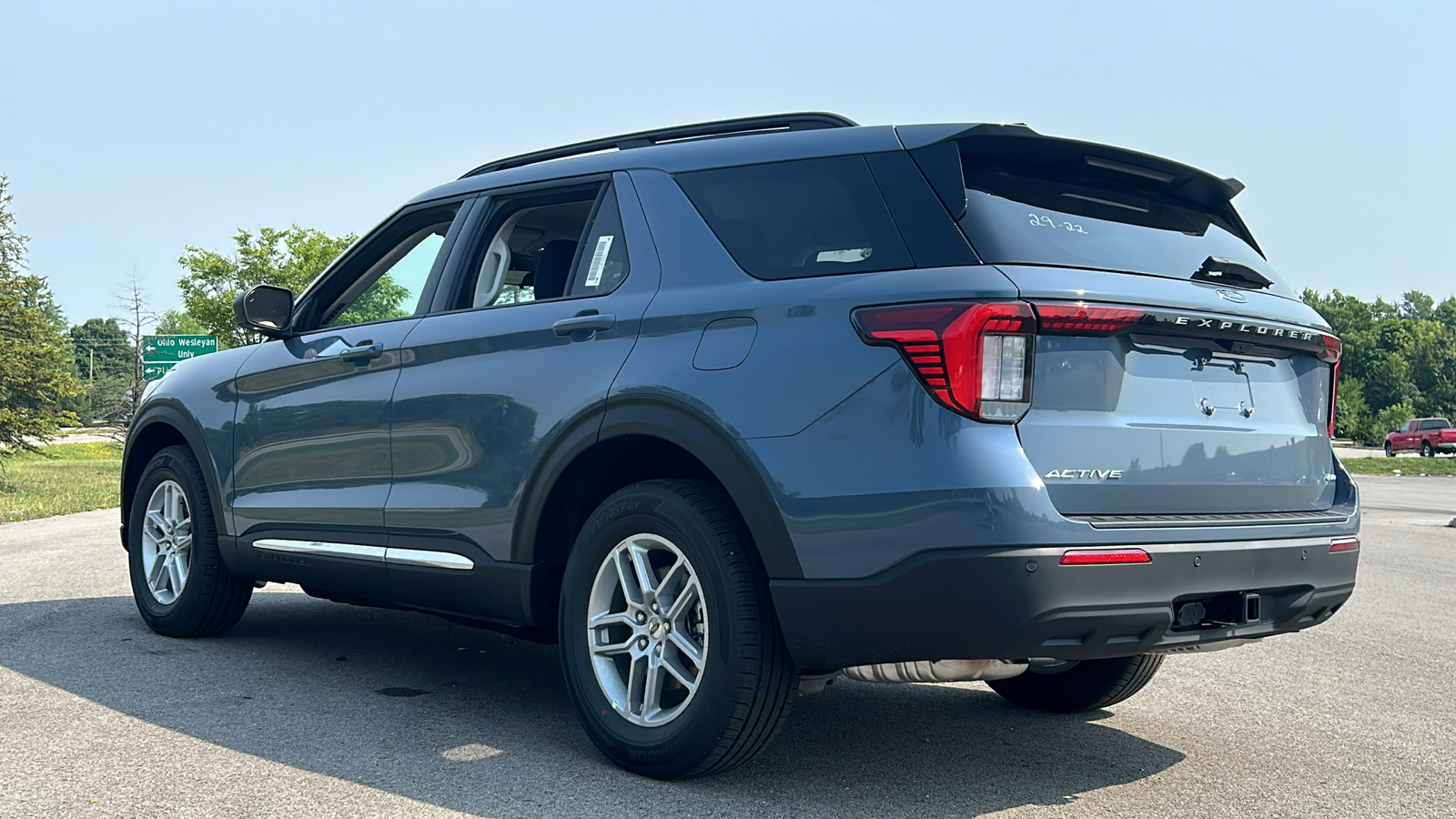 2025 Ford Explorer Active 17