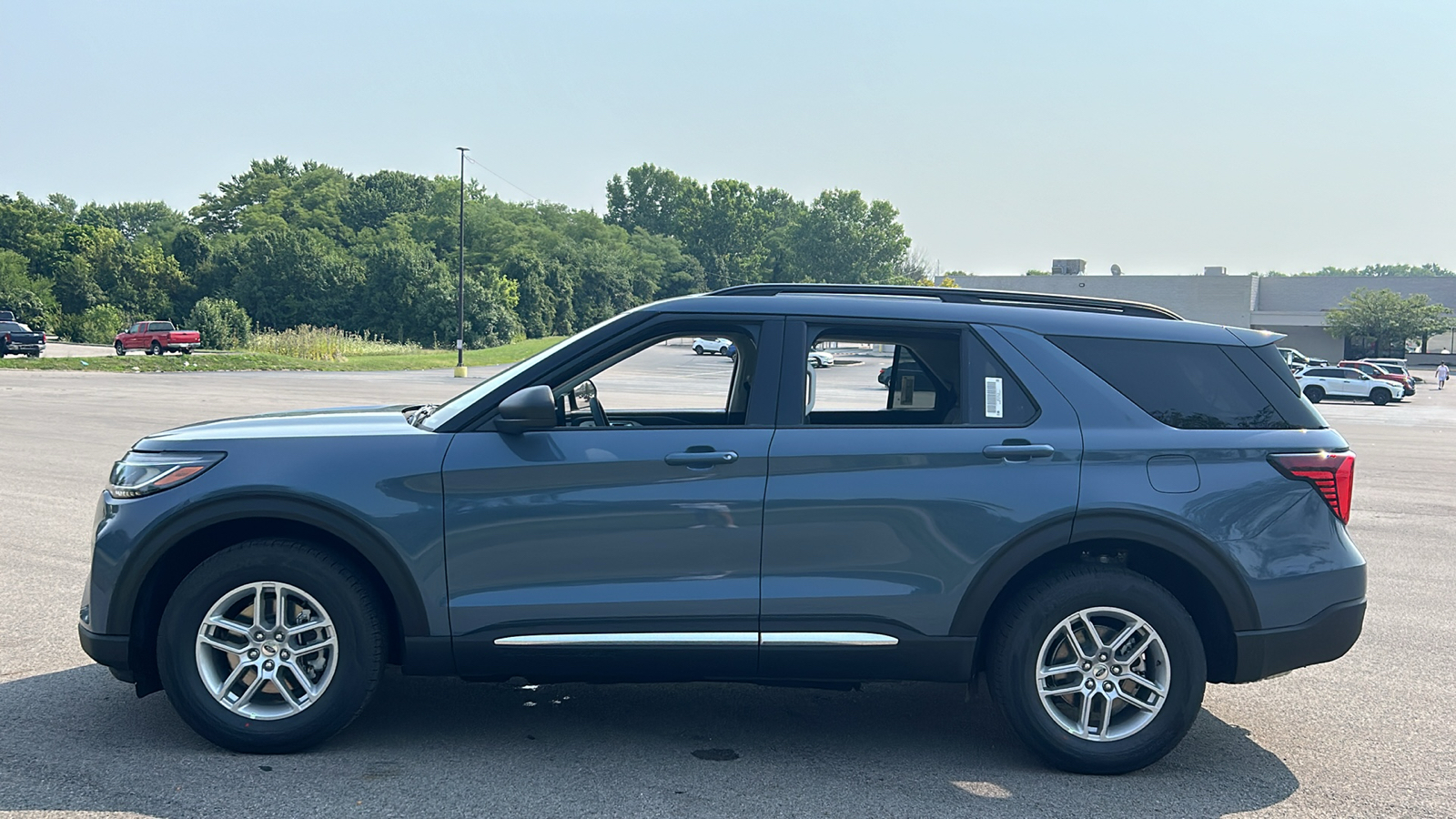 2025 Ford Explorer Active 18