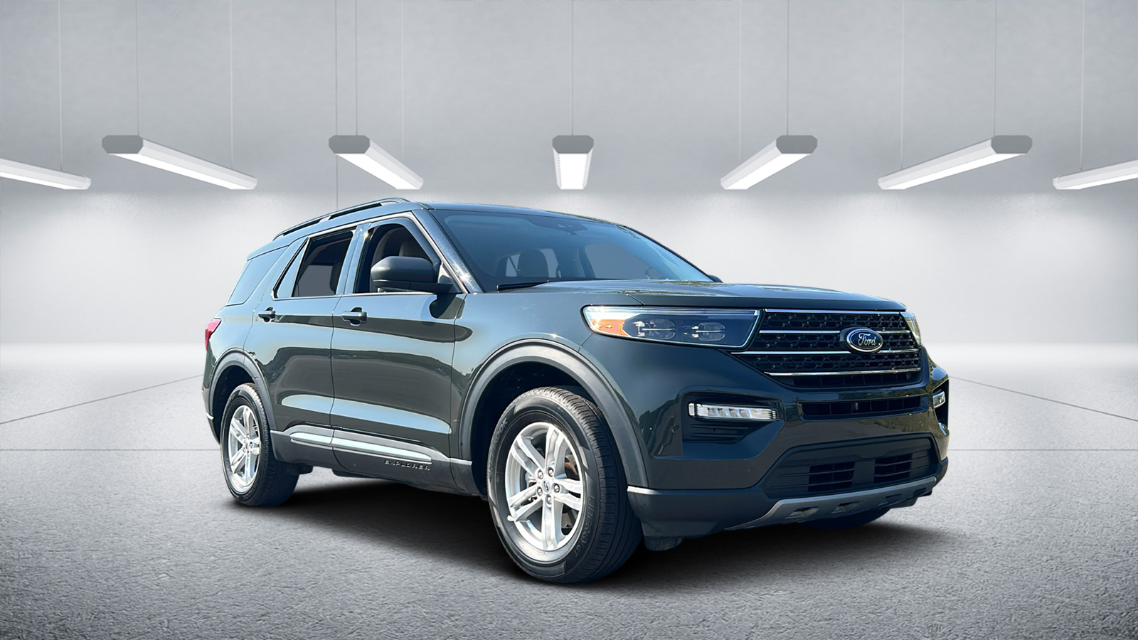 2022 Ford Explorer XLT 1