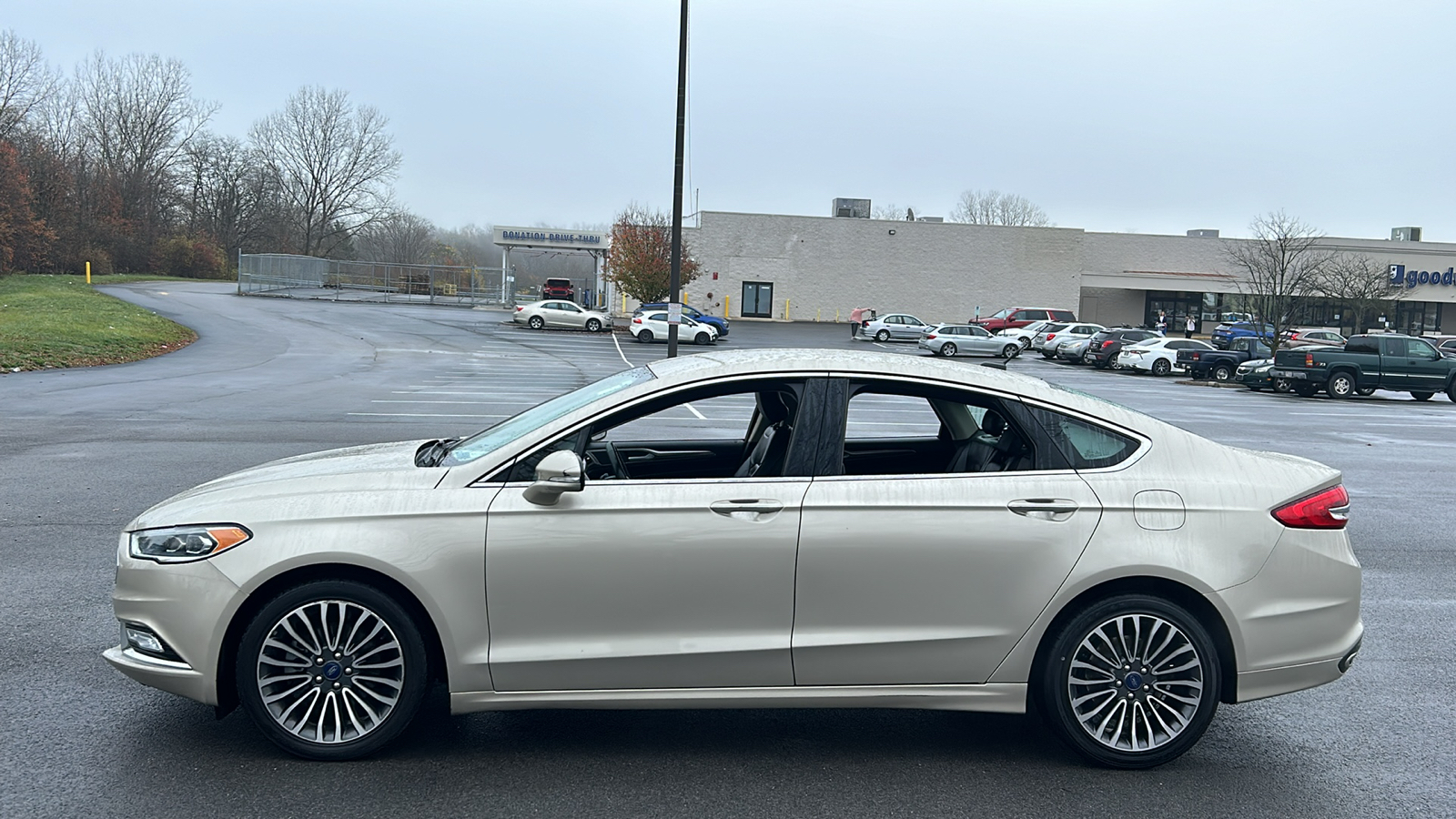 2017 Ford Fusion SE 15