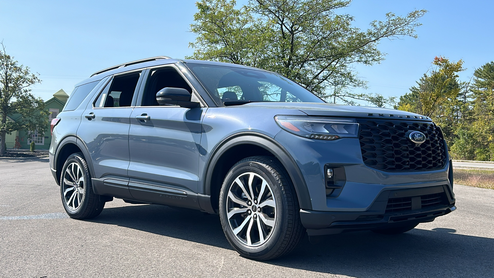 2025 Ford Explorer ST-Line 3