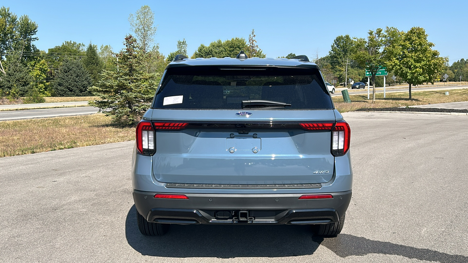 2025 Ford Explorer ST-Line 12