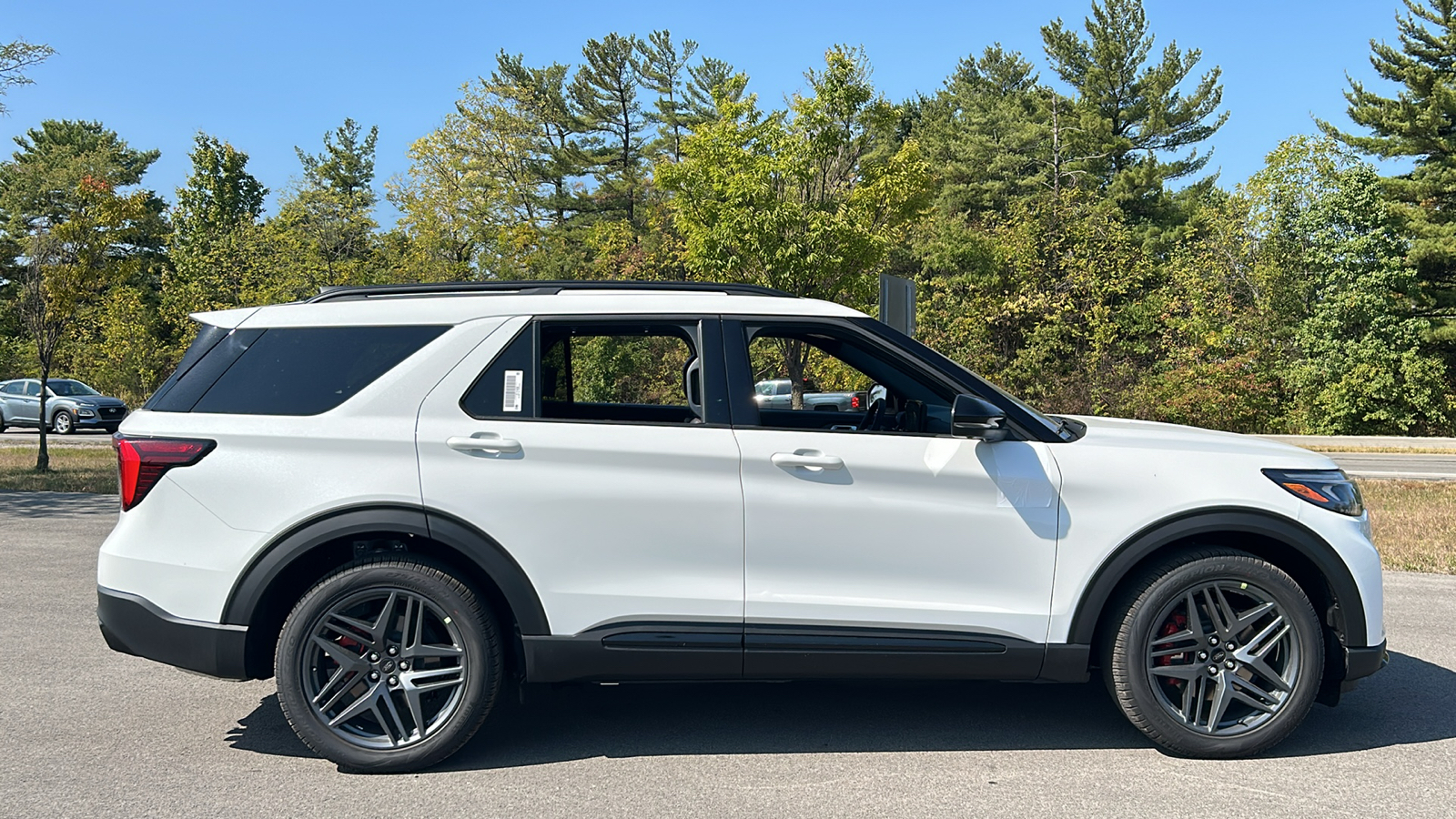 2025 Ford Explorer ST 4