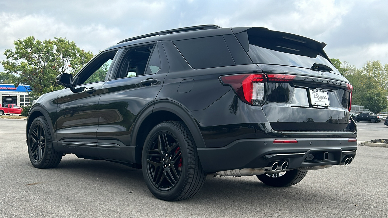 2025 Ford Explorer ST 17