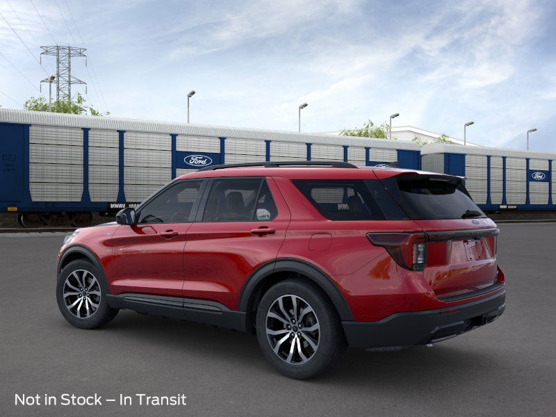 2025 Ford Explorer ST-Line 4