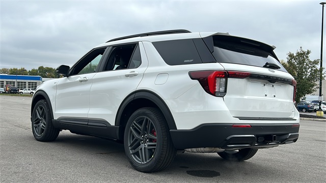 2025 Ford Explorer ST-Line 17