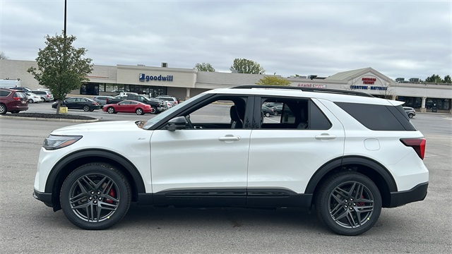 2025 Ford Explorer ST-Line 18