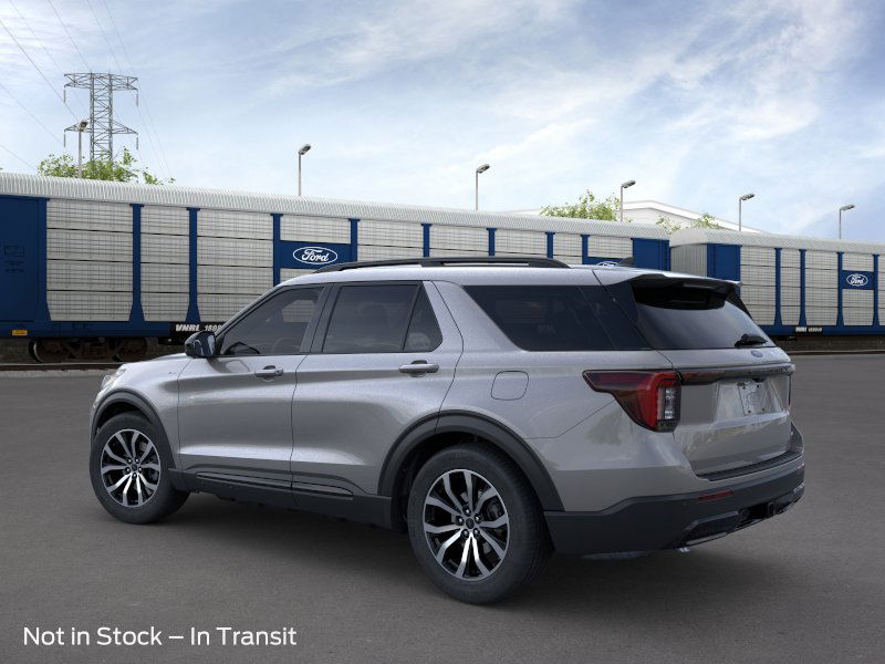 2025 Ford Explorer ST-Line 4