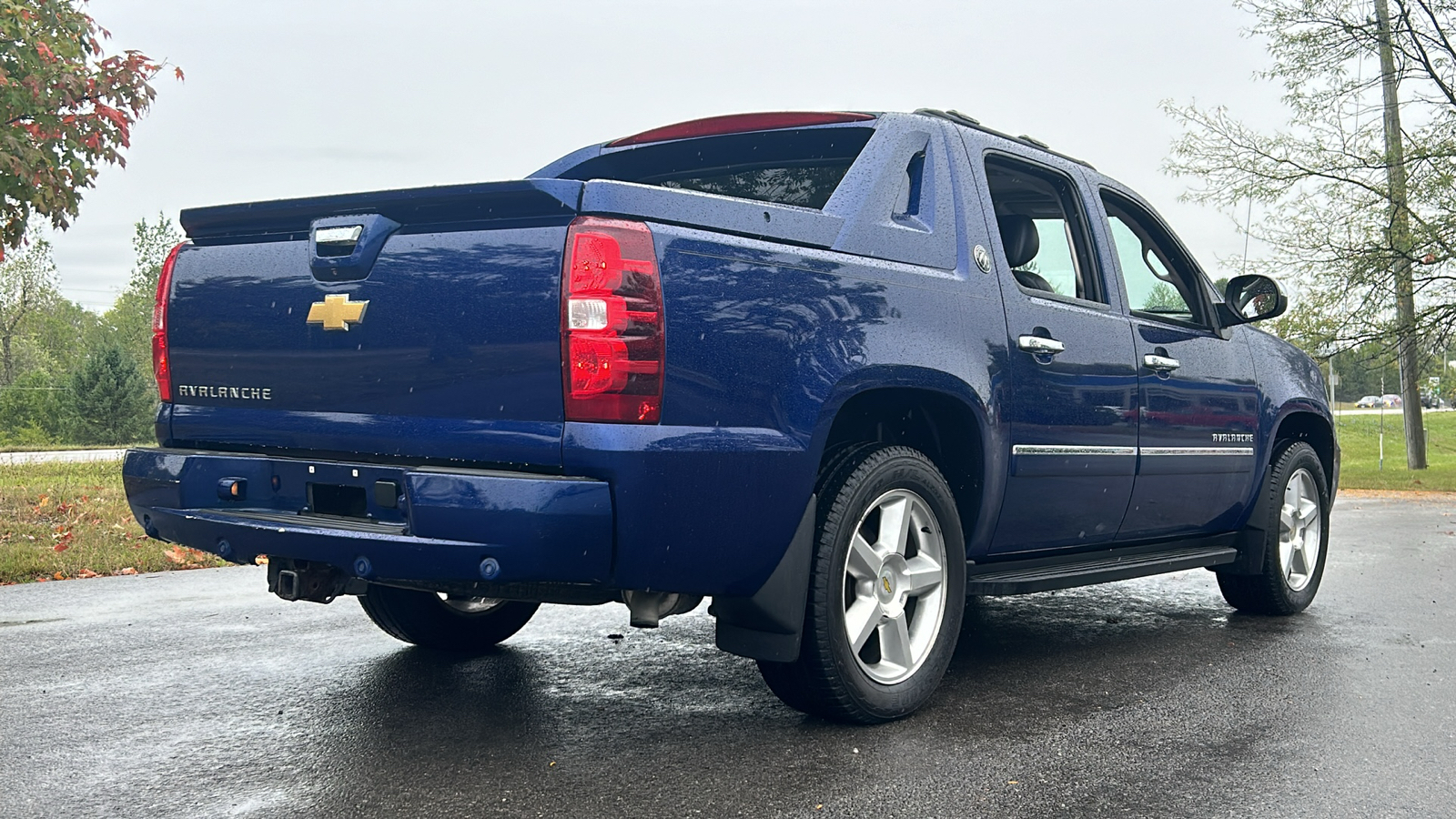 2013 Chevrolet Avalanche 1500 LTZ 11