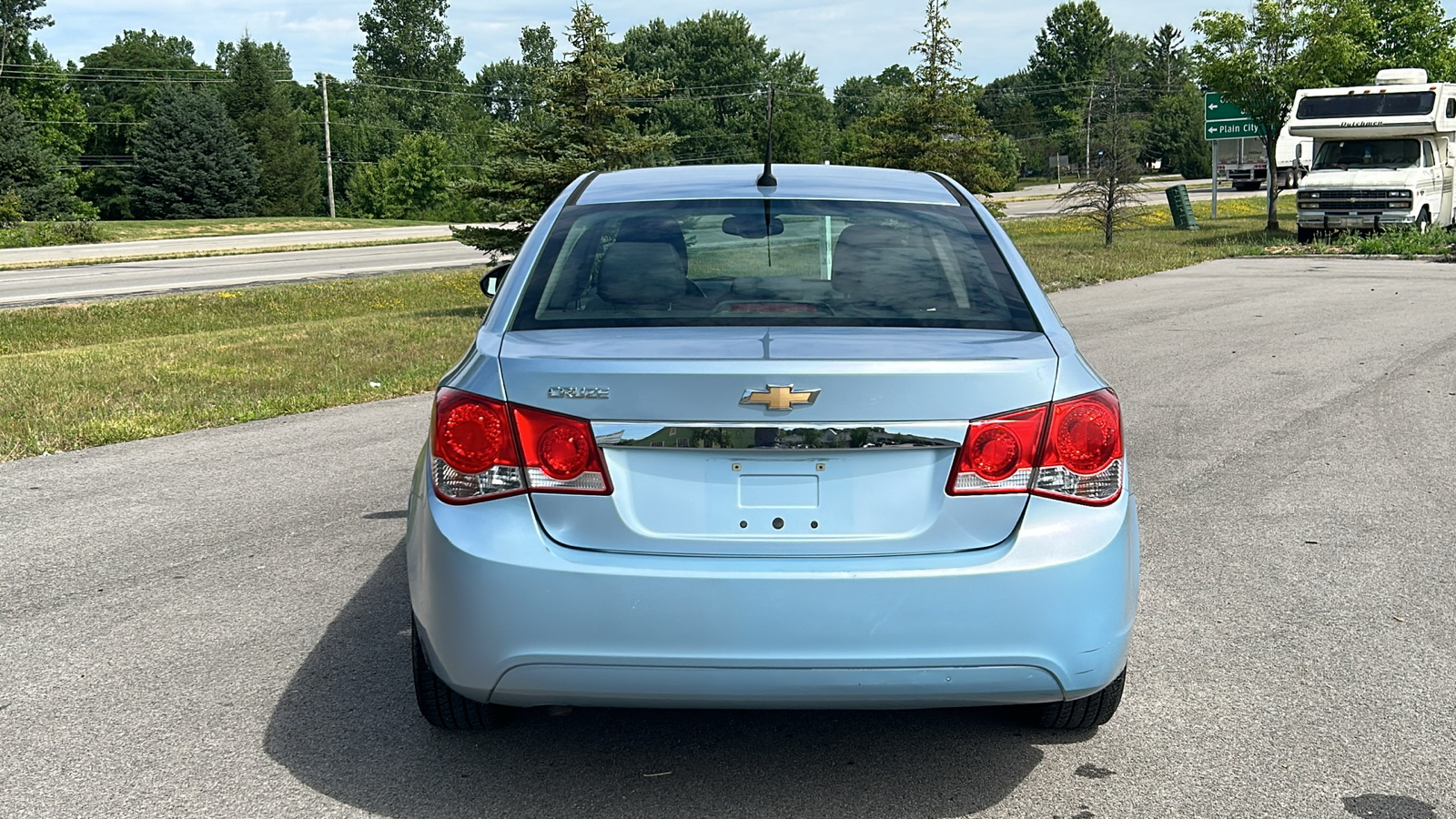 2011 Chevrolet Cruze LS 12