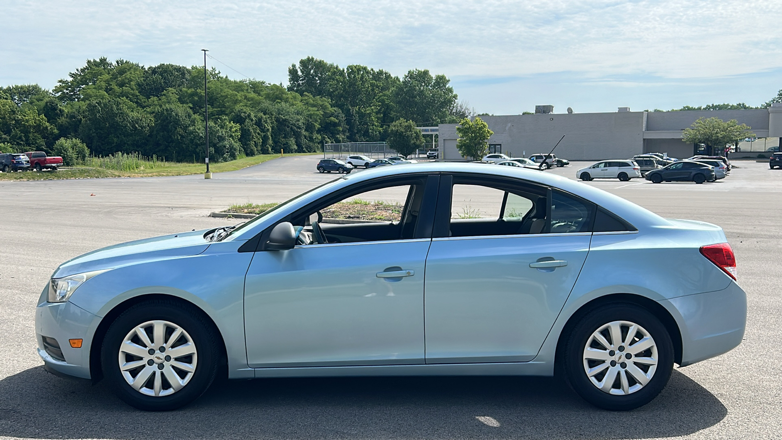 2011 Chevrolet Cruze LS 14