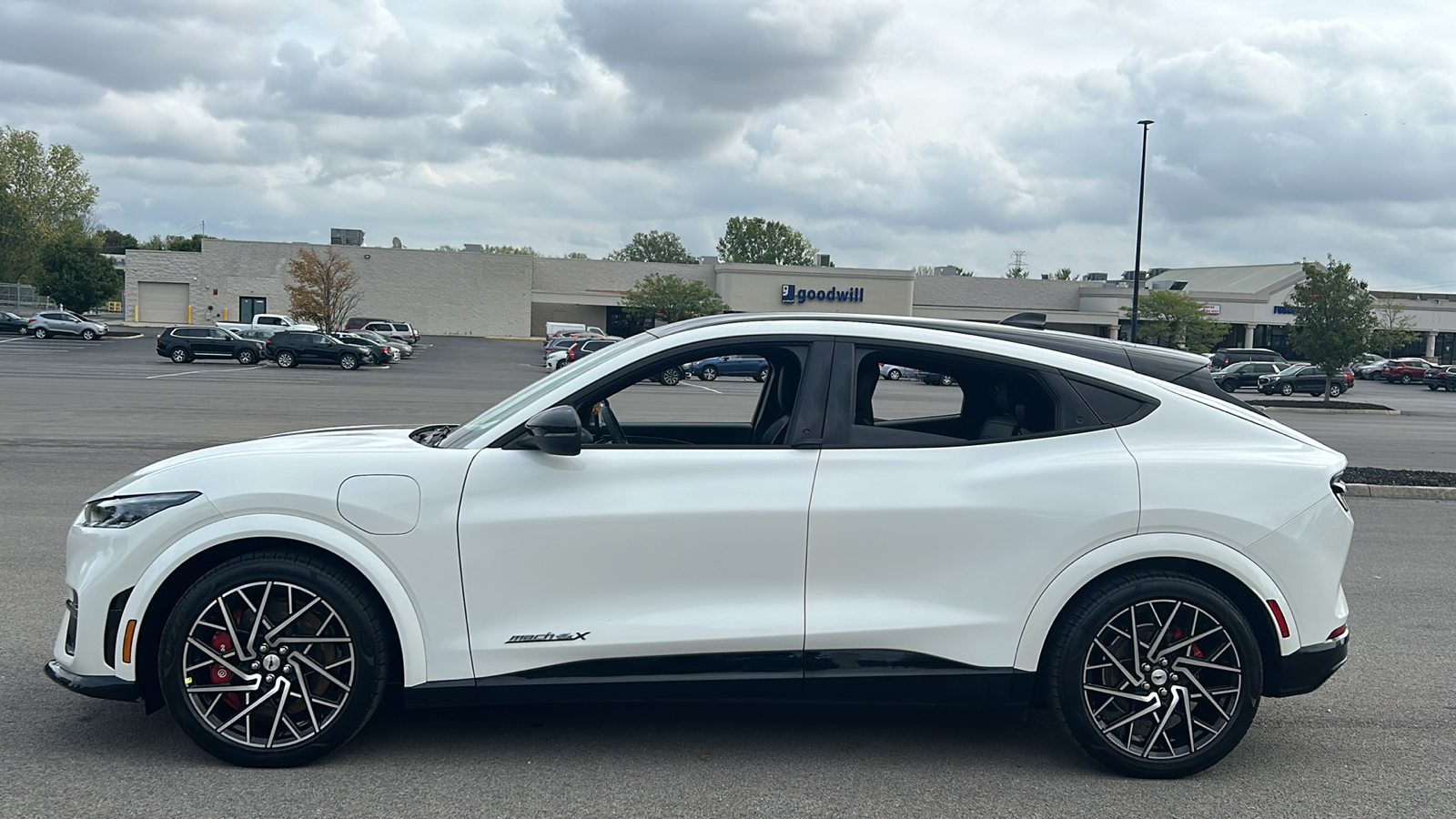 2022 Ford Mustang Mach-E GT 16