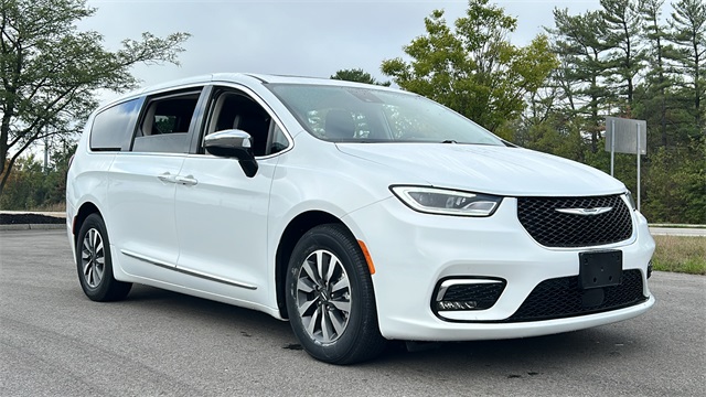 2023 Chrysler Pacifica Hybrid Limited 2