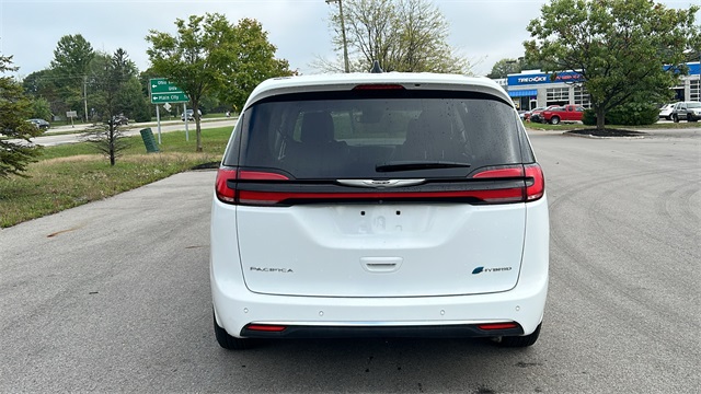 2023 Chrysler Pacifica Hybrid Limited 12