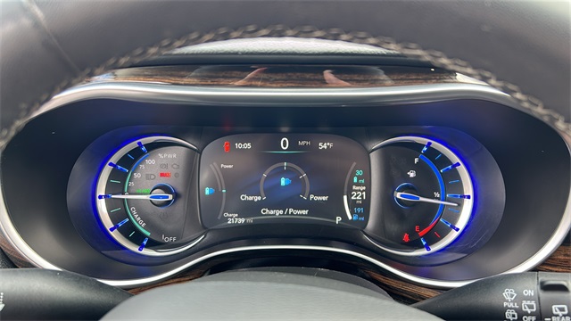 2023 Chrysler Pacifica Hybrid Limited 26