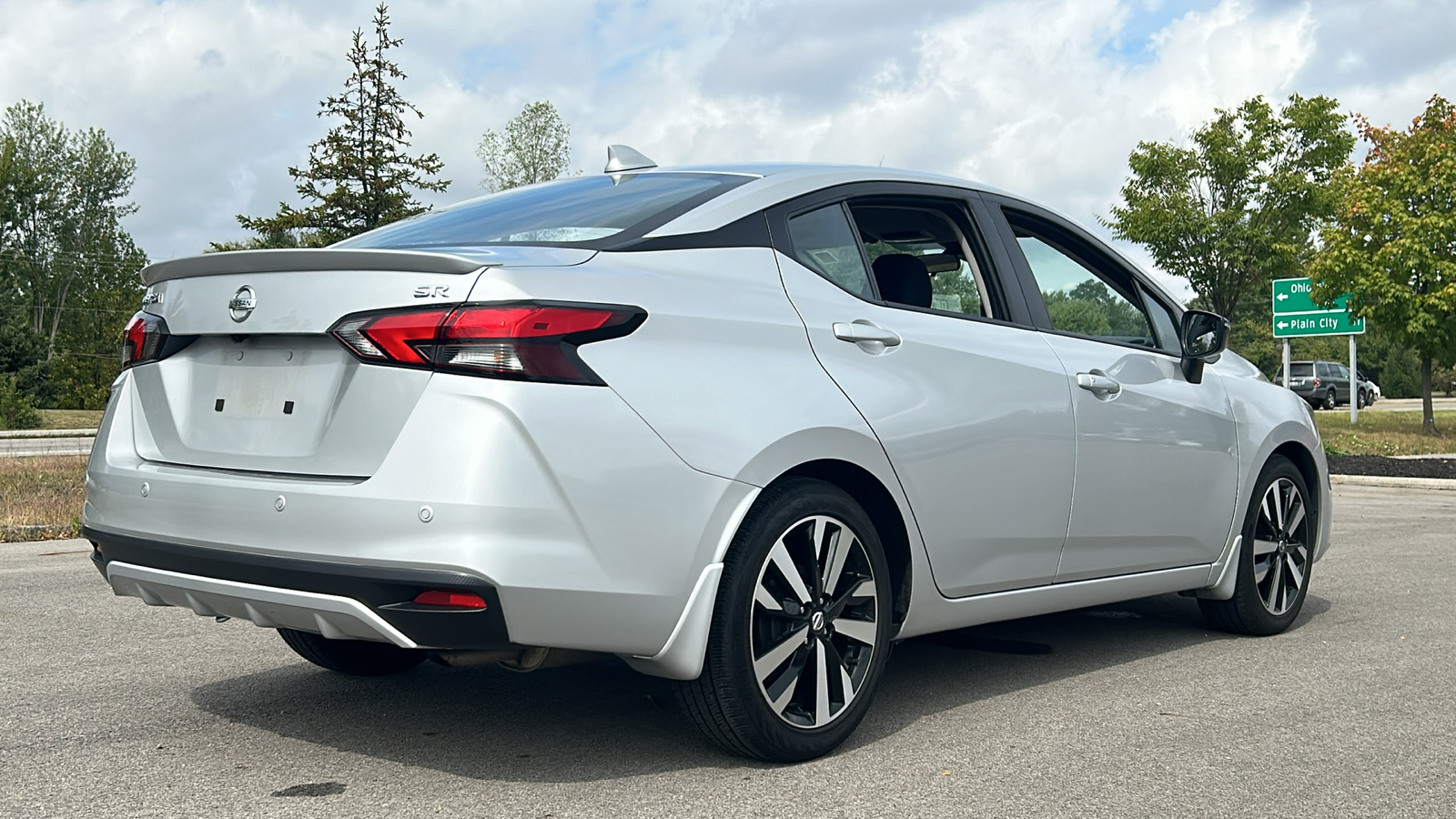 2022 Nissan Versa 1.6 SR 11