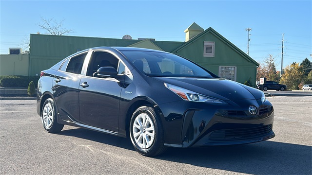 2022 Toyota Prius LE 2