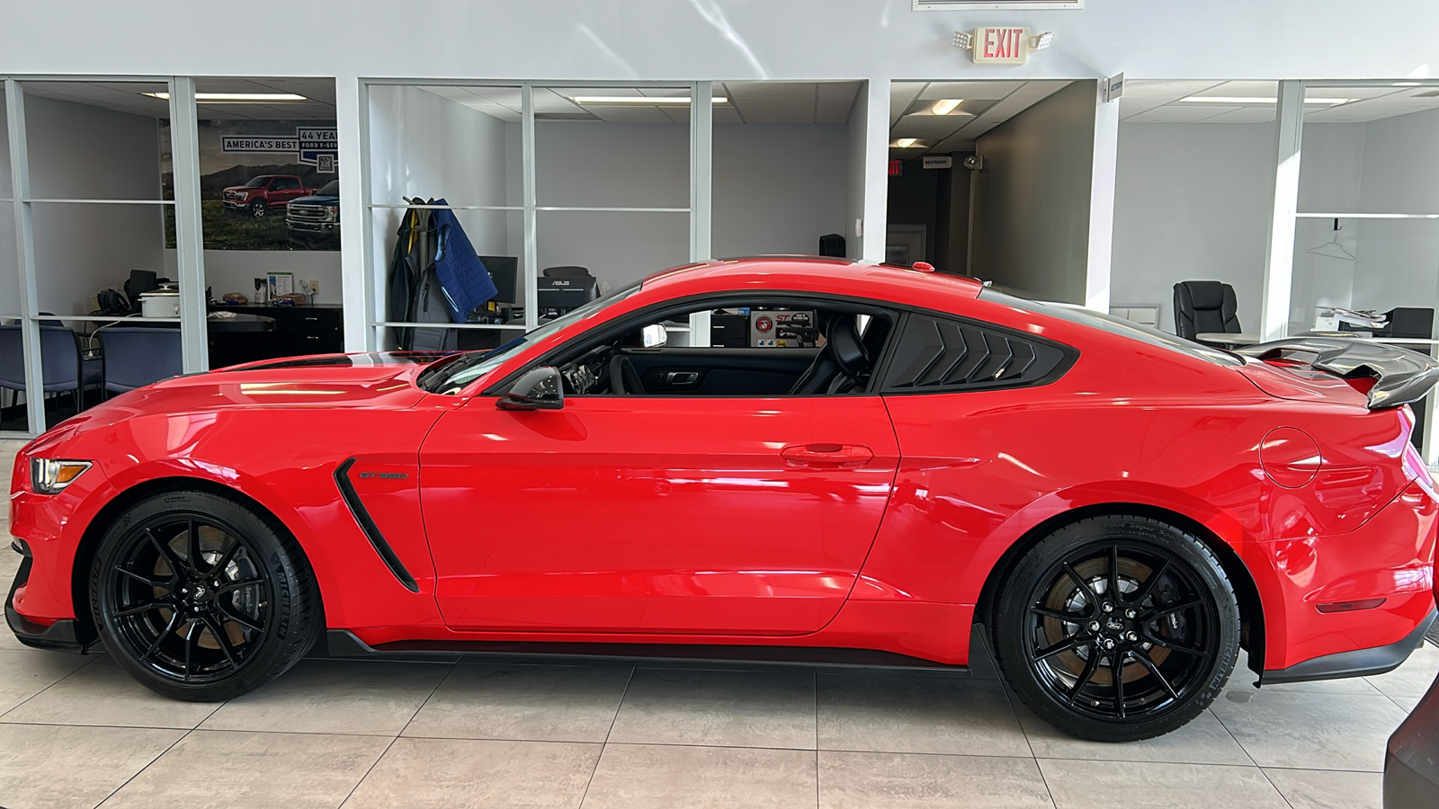 2019 Ford Mustang Shelby GT350 14