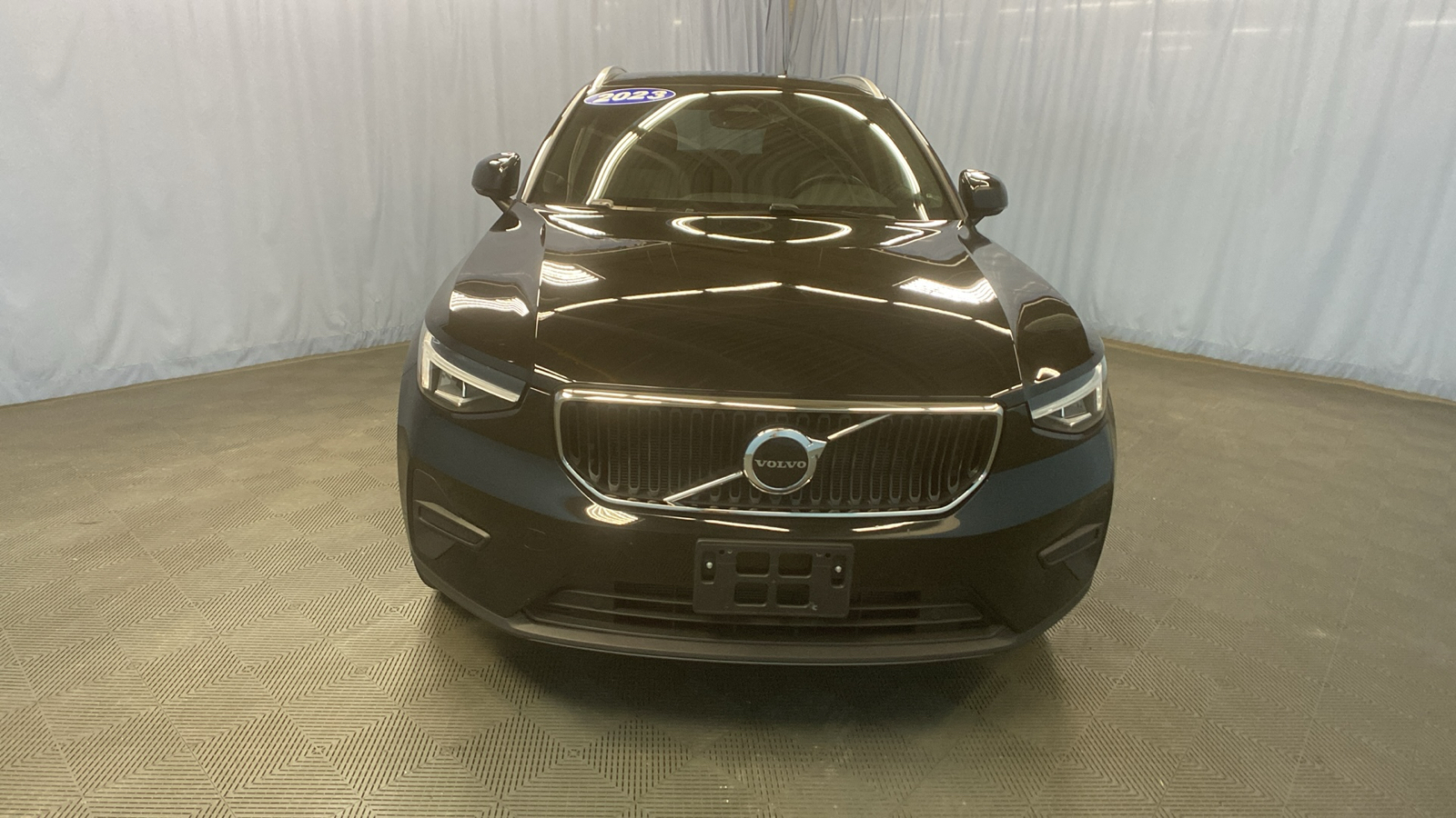 2023 Volvo XC40 Core 2