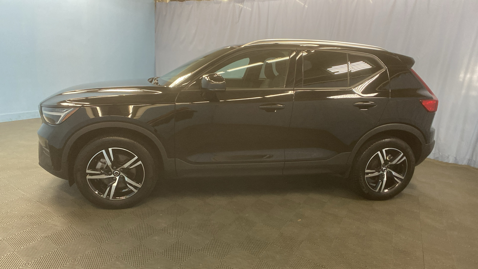 2023 Volvo XC40 Core 4