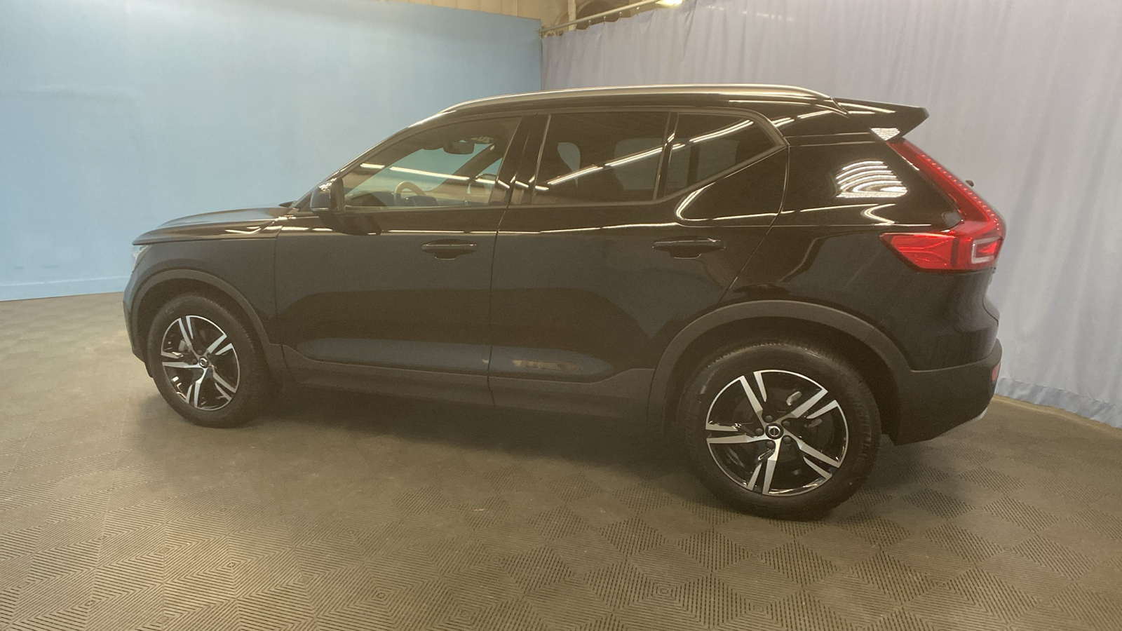 2023 Volvo XC40 Core 5