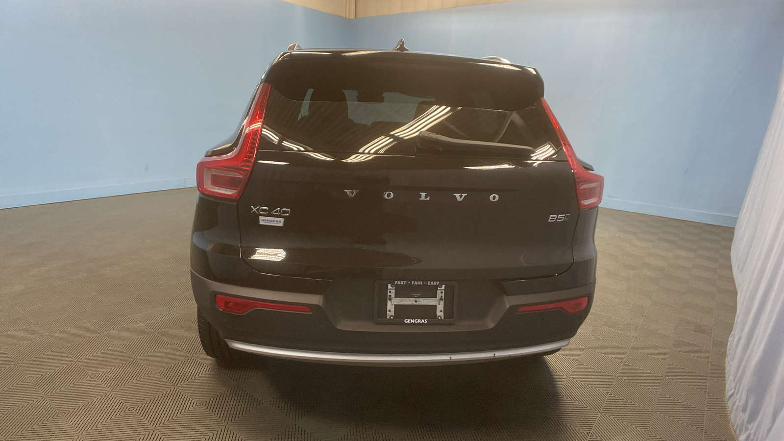 2023 Volvo XC40 Core 6