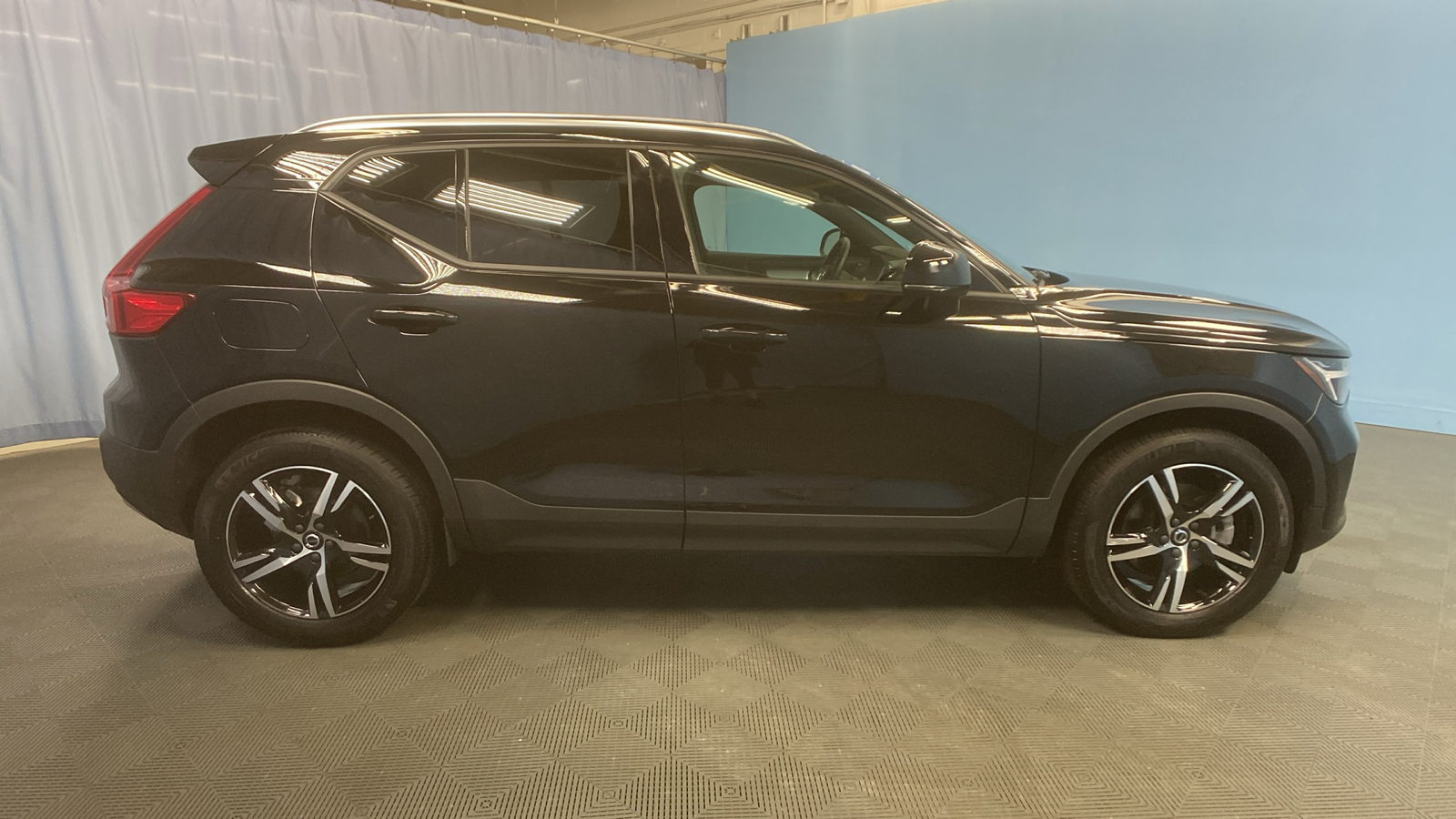 2023 Volvo XC40 Core 8