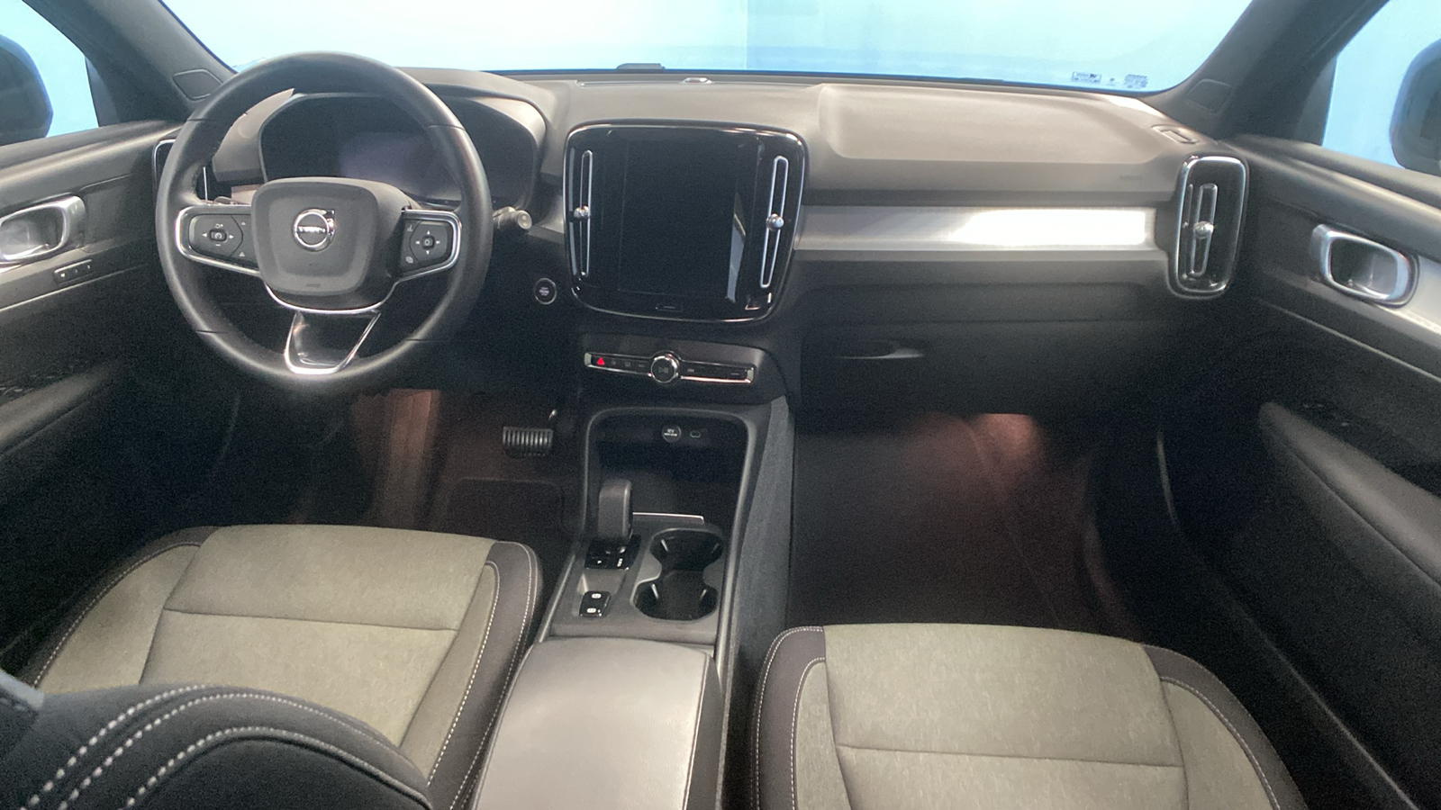 2023 Volvo XC40 Core 43