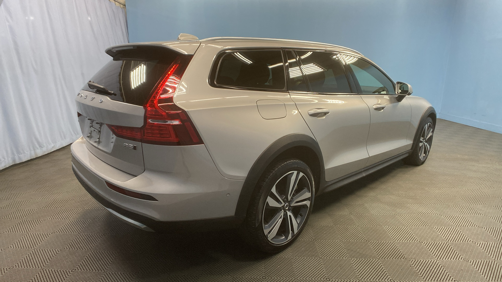 2023 Volvo V60 Cross Country Plus 7