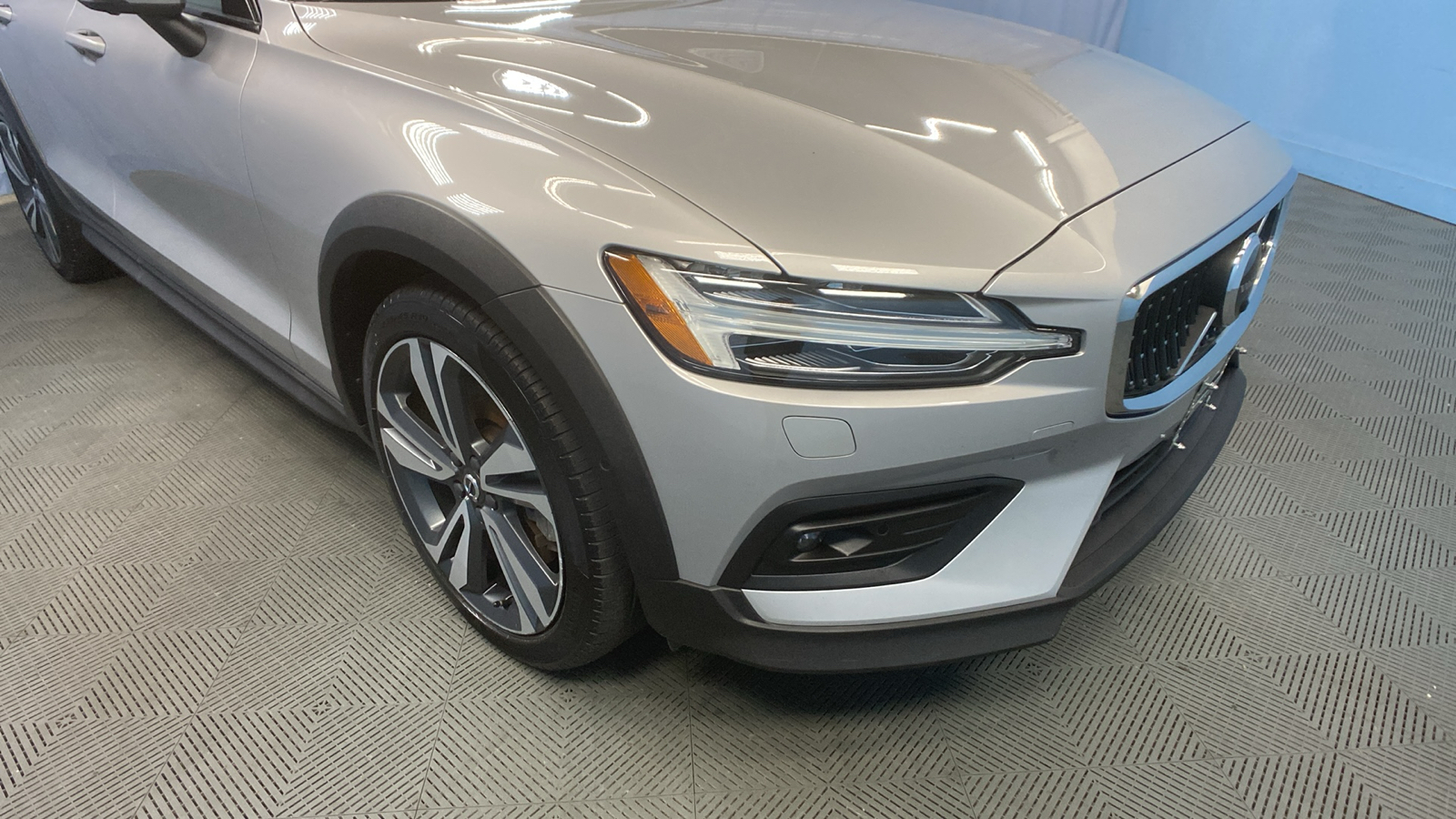 2023 Volvo V60 Cross Country Plus 55