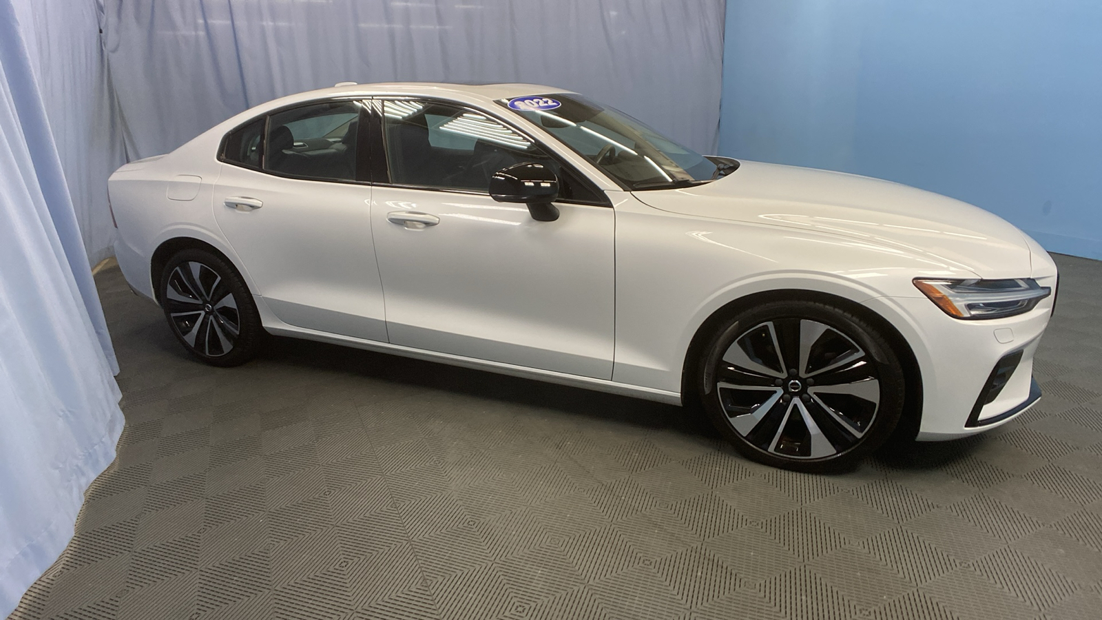 2022 Volvo S60  9