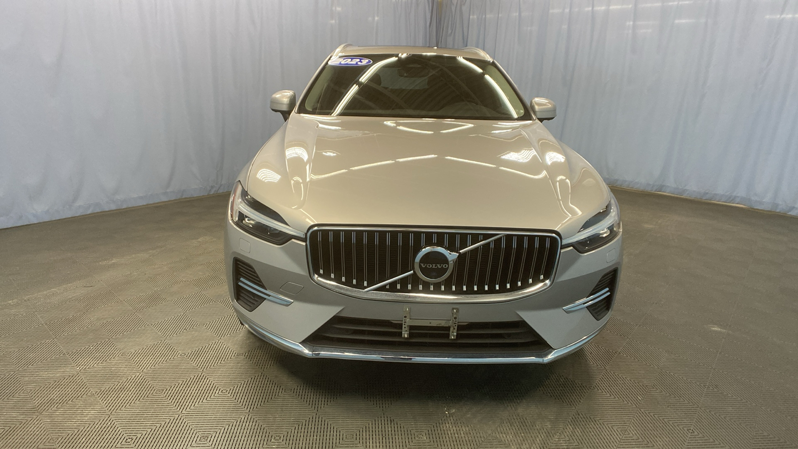 2023 Volvo XC60 Plus Bright Theme 2