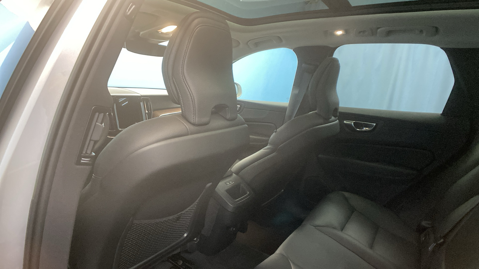 2023 Volvo XC60 Plus Bright Theme 29