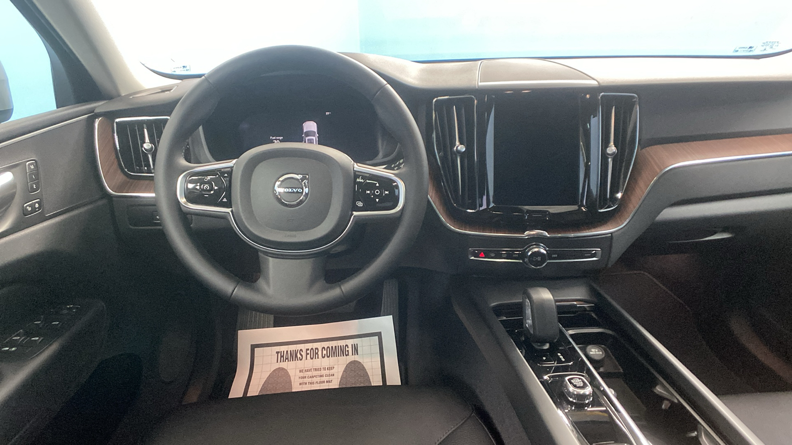 2023 Volvo XC60 Plus Bright Theme 32