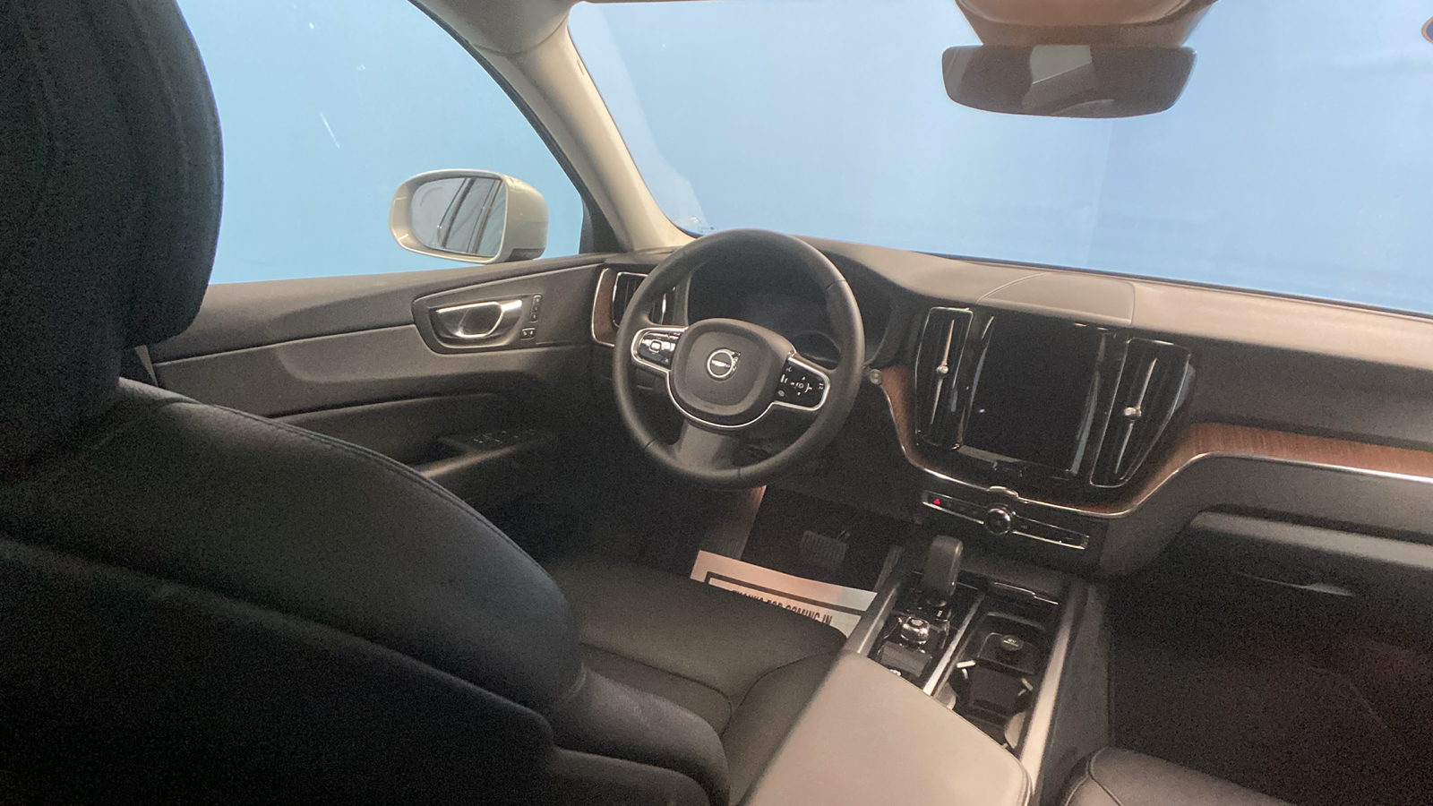 2023 Volvo XC60 Plus Bright Theme 40