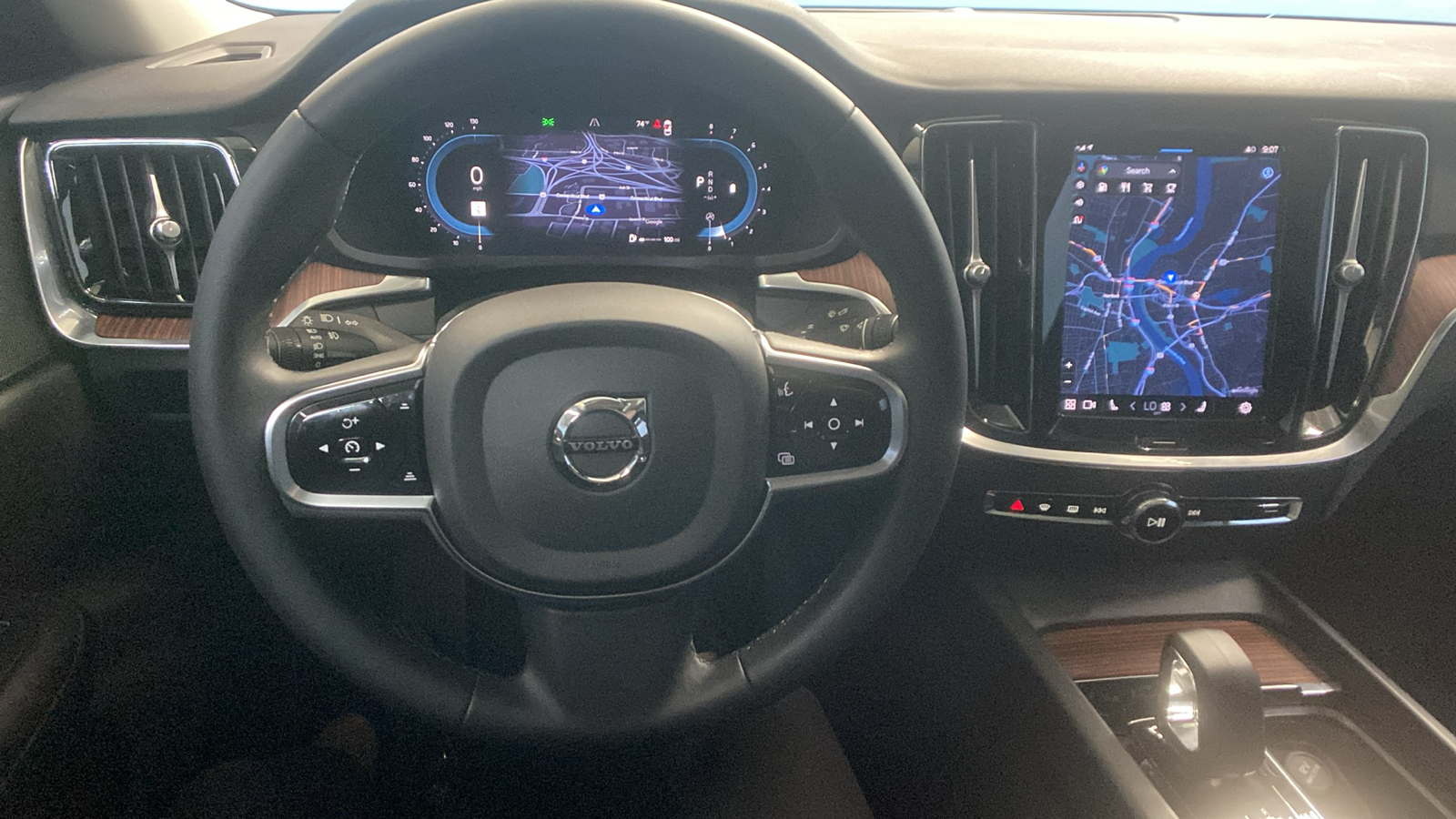 2024 Volvo S60 Plus Dark Theme 18