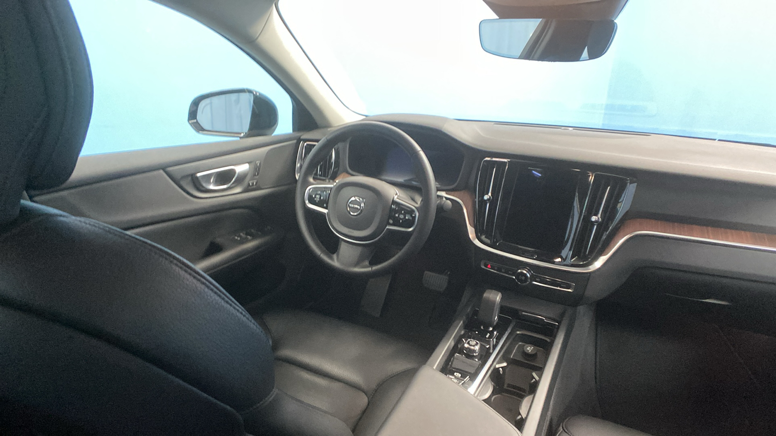 2024 Volvo S60 Plus Dark Theme 43