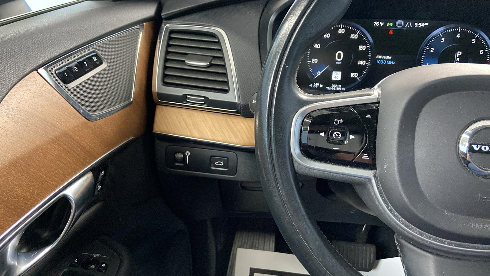 2021 Volvo XC90 Momentum 24