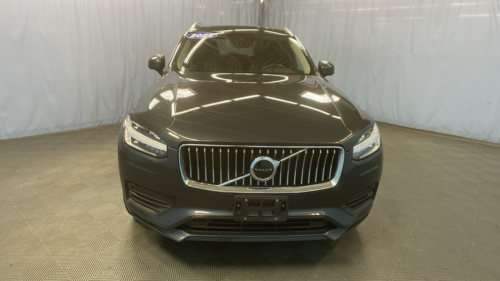 2022 Volvo XC90 Momentum 2