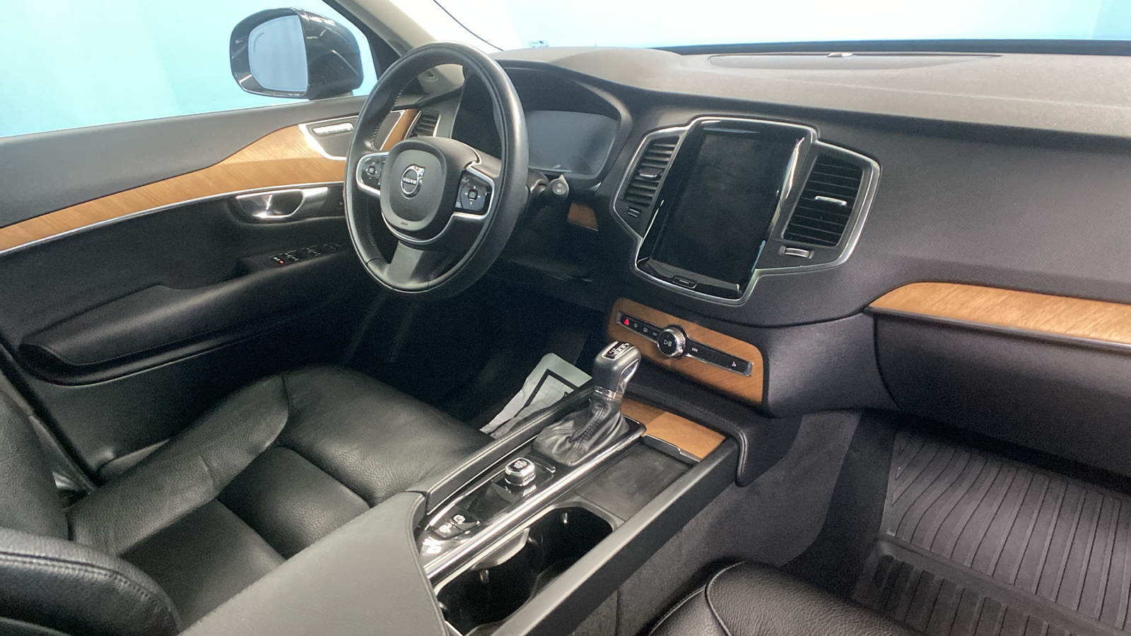 2022 Volvo XC90 Momentum 50