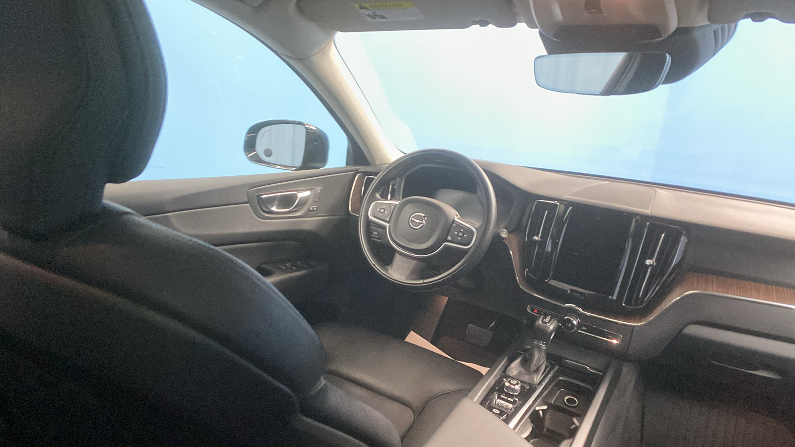 2021 Volvo XC60 Momentum 42