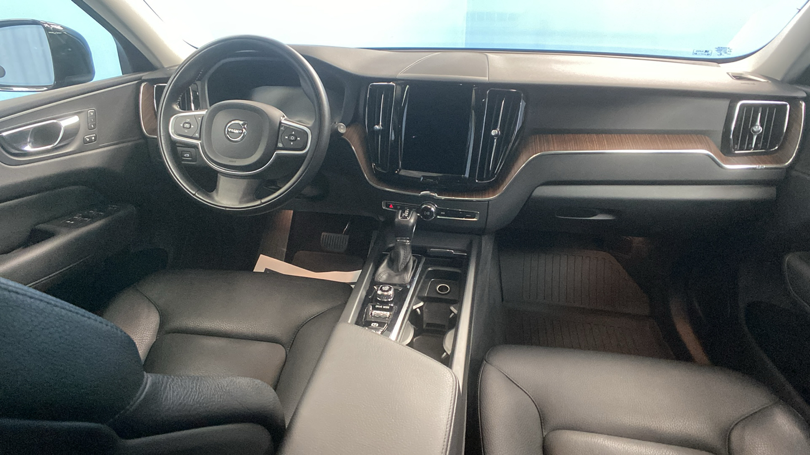 2021 Volvo XC60 Momentum 43