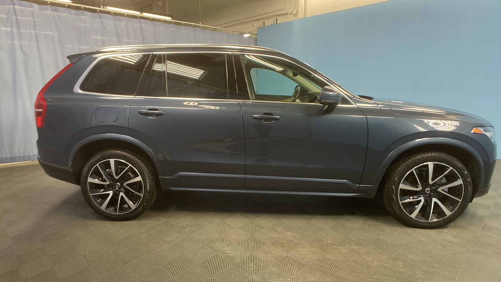 2022 Volvo XC90 Momentum 8